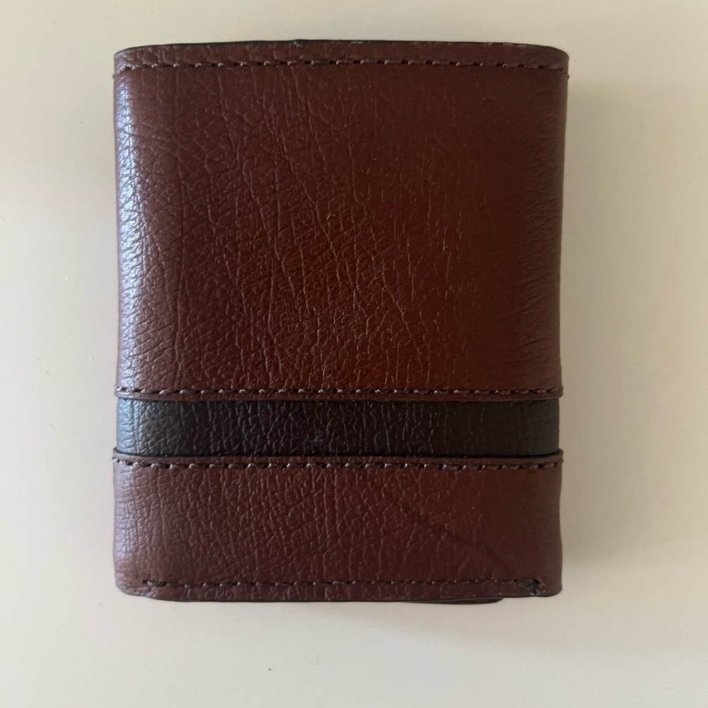 Fossil Easton Trifold Leather Wallet NWT RFID